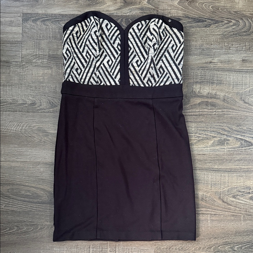 Elegant Black and White Strapless Dress